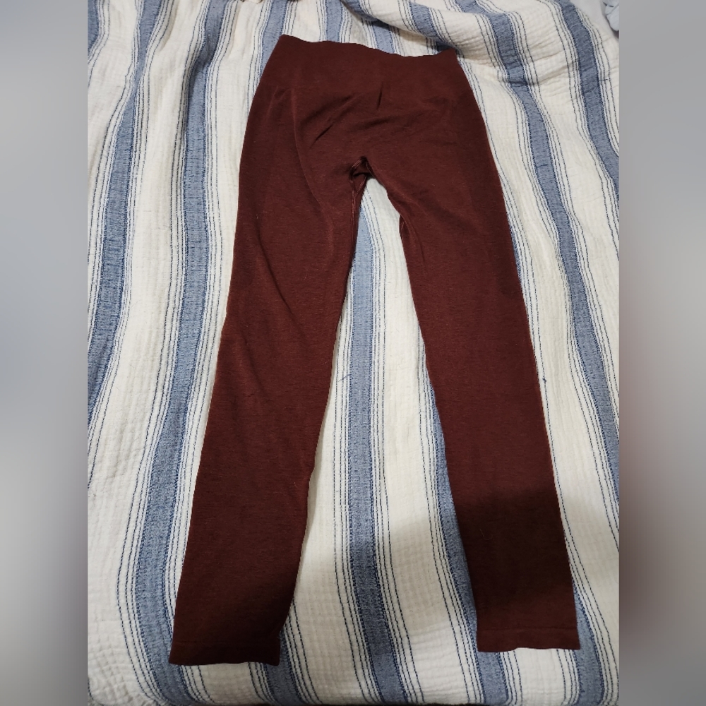 Alphalete Amplify Leggings in Burgandy. Size L.